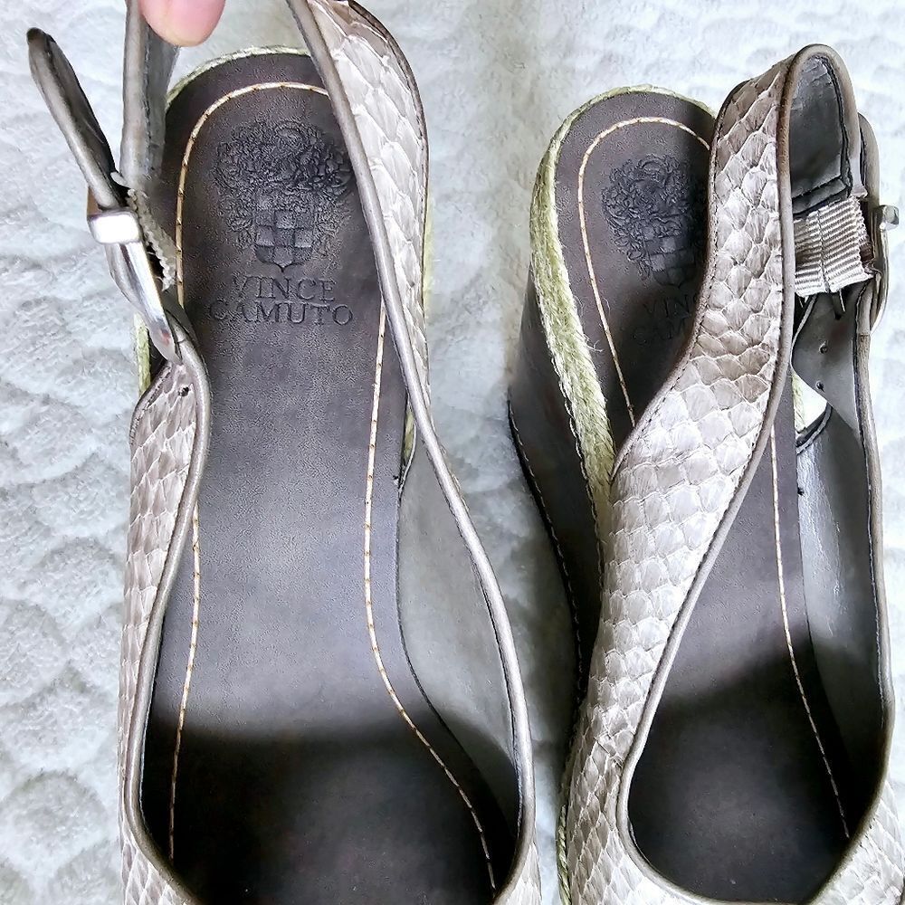 Vince Camuto Estera snakeskin wedges heels 9.5 39.5 - Picture 4 of 10